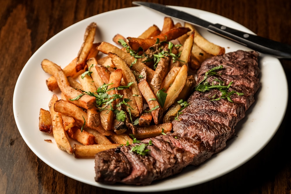 Saftiges Steak mit Beilagen